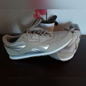 Reebok Gray  Sneakers.